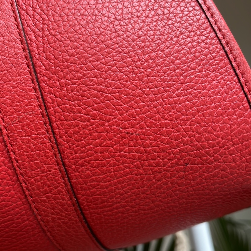 GUCCI 🇮🇹🌹AUTHENTIC HANDBAG ** **LOOKING TO SELL ASAP **👌😉 - Picture 10 of 17